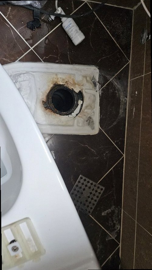 오산 누수탐지 수도계량기 별침과 배관 구조를 확인하는 모습