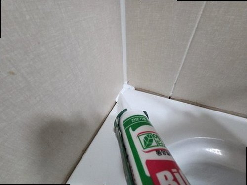 청주시 상당구 누수탐지 보일러와 난방 분배기 연결 상태를 확인하는 현장