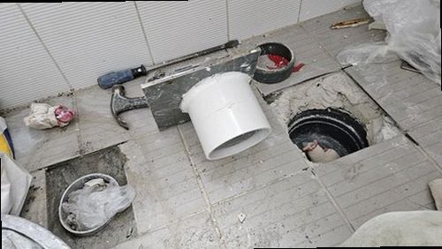 권선구 누수탐지 금곡동 빌라 4층 화장실 문 앞 시공 후기 사진