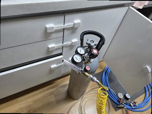 성북구 누수탐지 가스탐지와 청음탐지로 누수 위치를 좁히는 현장 모습