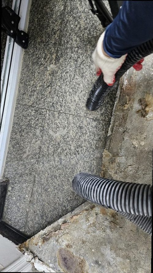 성북구 누수탐지 아래층 천장 물자국과 위층 벽지 젖음이 확인된 현장