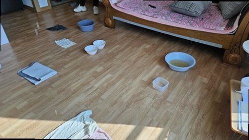 의정부 누수탐지 거실 천장 누수 흔적과 물고임 점검 모습