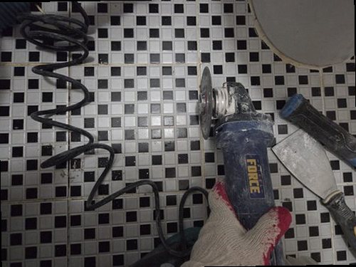 부산 남구 누수탐지 수도계량기 별침을 확인하는 누수 점검 현장