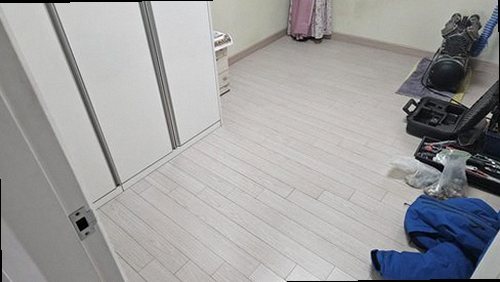 용산구 누수탐지 누수로 변색된 천장과 벽면의 피해 상태