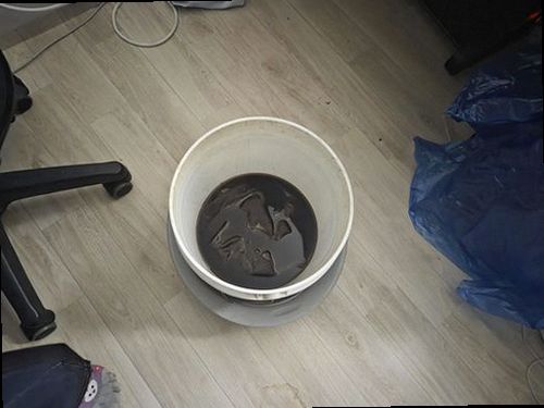 과천 누수탐지 수도계량기와 보일러 배관을 확인하는 누수 점검 현장