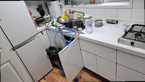 장안구 누수탐지 수도계량기 별침과 압력 게이지를 확인하는 누수 점검 과정