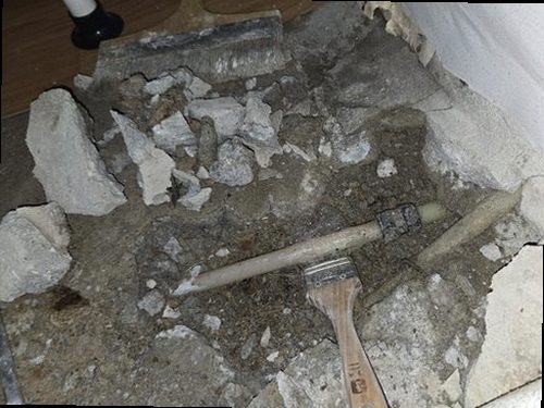 양평 누수탐지 수도계량기 별침과 배관 압력 게이지를 확인하는 모습