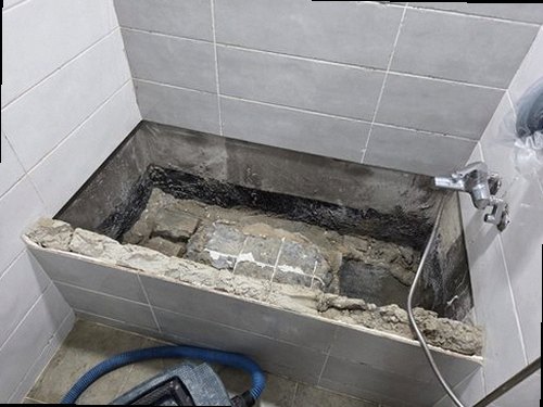 강화군 누수탐지 청음 장비와 관로 탐지기로 누수 위치를 확인하는 모습