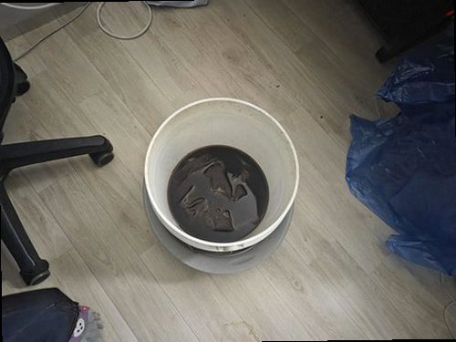 서대문구 누수탐지 수도계량기 별침과 누수 탐지 장비를 확인하는 현장