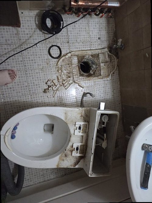 광주 누수탐지 공압 게이지와 청음 장비로 배관 누수 위치를 확인하는 과정