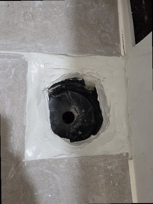 광주 누수탐지 누수 압력검사와 청음탐지를 진행하는 현장