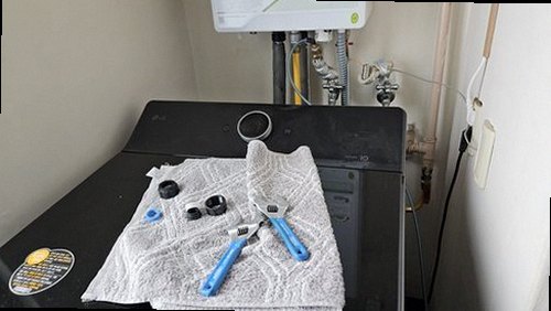 은평구 누수탐지 천장 얼룩과 누수 흔적을 확인하는 현장