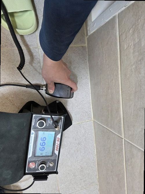 단원구 누수탐지 천장 물자국과 욕실 바닥의 누수 흔적 비교
