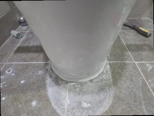 오정구 누수탐지 수도계량기 별침과 실내 누수 피해를 확인하는 모습