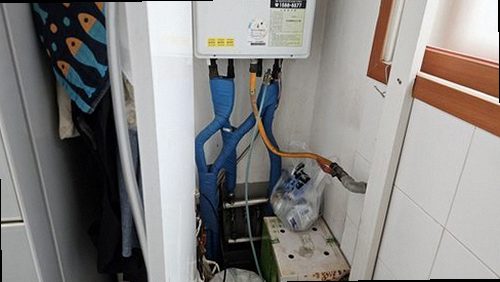 종로구 누수탐지 수도계량기와 실내 누수 흔적을 확인하는 현장