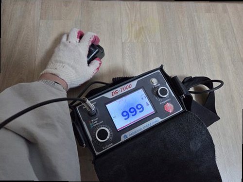 유성구 누수탐지 천장 누수 흔적과 습윤 상태를 확인하는 현장
