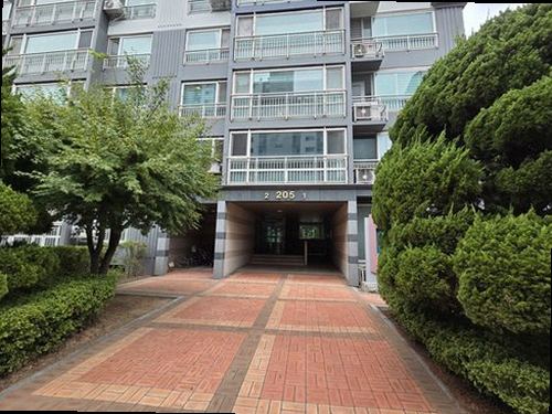 부산 동구 누수탐지 가스탐지와 청음탐지로 누수 위치를 좁히는 현장 모습