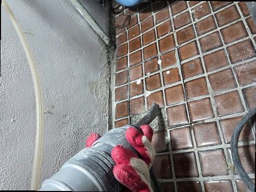 파주 누수탐지 천장 누수 얼룩과 벽면 습기를 확인하는 현장